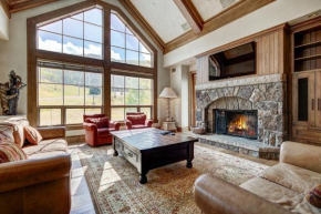 Golden Peak Luxury 4 BR Penthouse - Ski-in Ski-out
